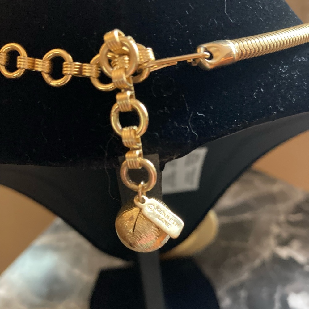 Kenneth Lane cream color drop pendant necklace - Picture 4 of 4